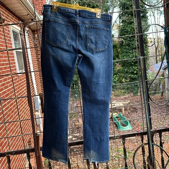 Old Navy Original Mid-Rise Denim Blue Jeans Petite Frayed Hem Distressed 12P - Picture 5 of 16